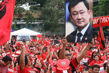 Ông Thaksin bị dọa ám sát 