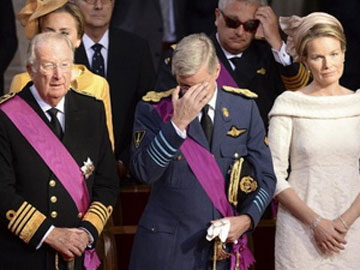 Nhà vua Bỉ Albert II thoái vị, truyền ngôi cho con trai