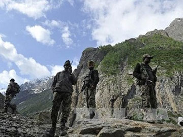 Giao tranh tiếp diễn tại biên giới Ấn Độ và Pakistan