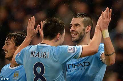 Negredo lập hattrick, Man City cầm chắc vé vào chung kết