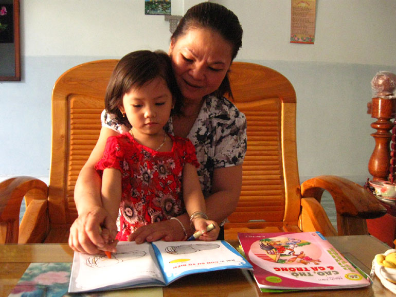 Giáo dục con trẻ bằng sức mạnh của yêu thương