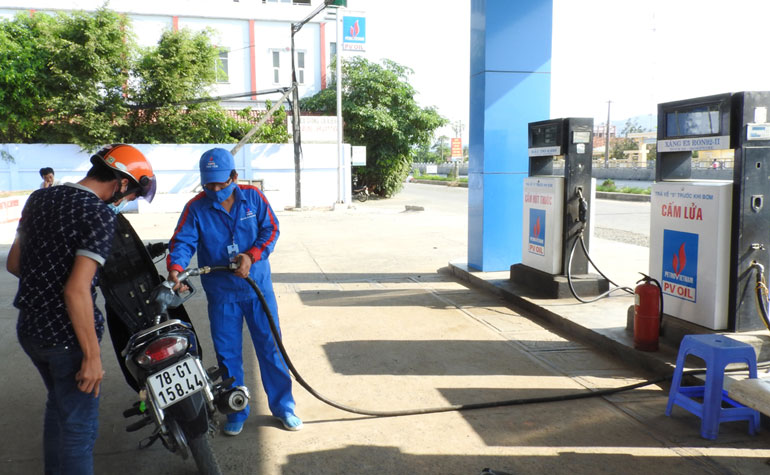 Người dân chưa mặn mà dùng xăng sinh học E5 