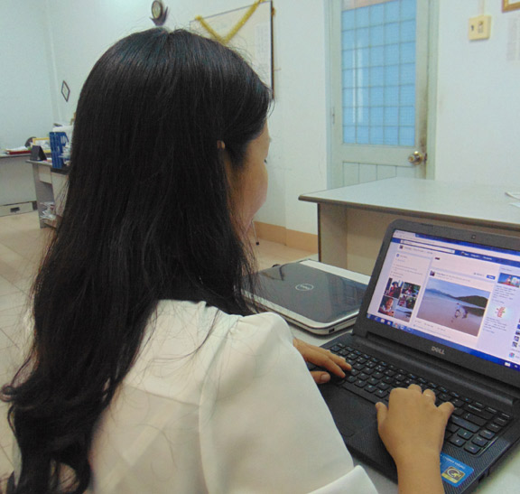Làm bạn với con trên Facebook