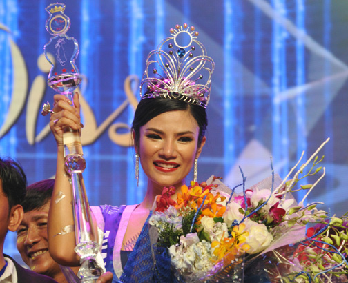 Người đẹp Thái Lan Nuttanan Naree đăng quang Hoa hậu Hữu nghị ASEAN 2017