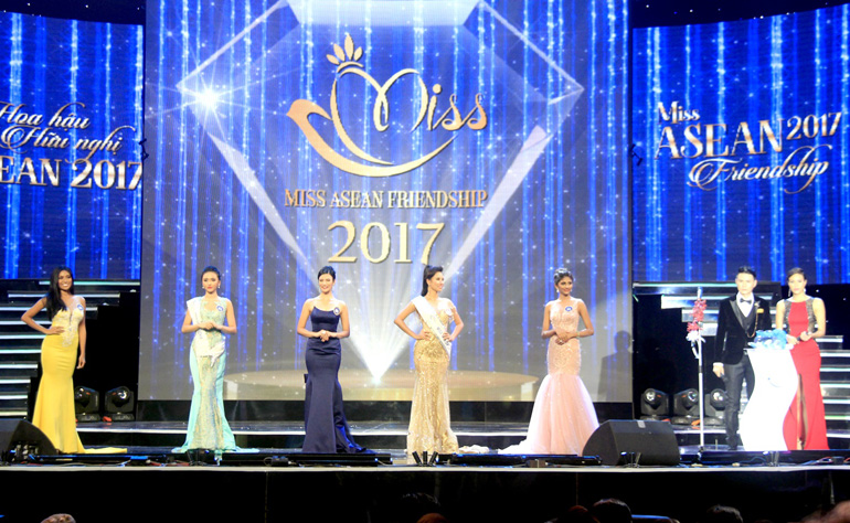 Mang hình ảnh du lịch Phú Yên đến với bạn bè các nước