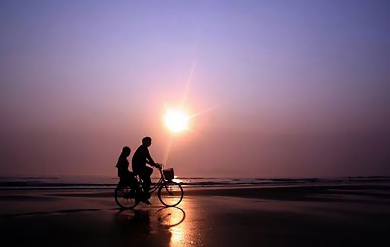 Dẫu lìa ngó ý còn vương tơ lòng