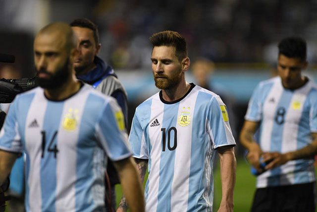 Xin đừng trách cứ Messi!
