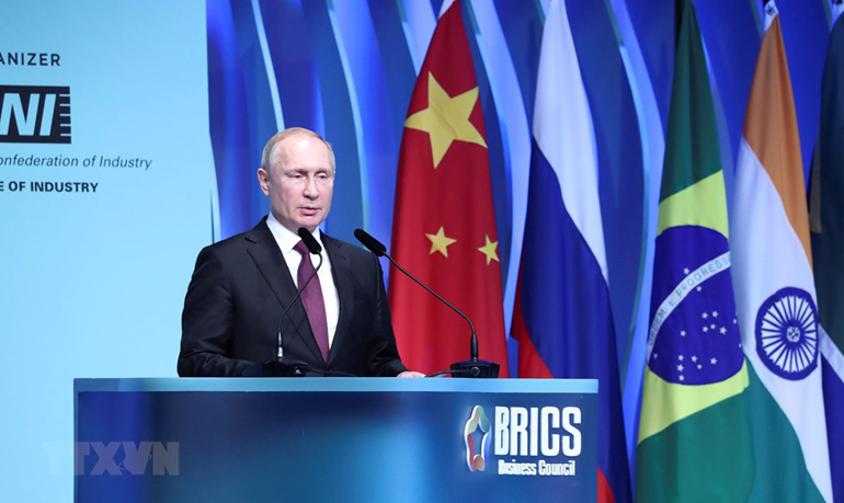 Tổng thống Nga thúc đẩy sử dụng đồng ruble làm đồng tiền của BRICS
