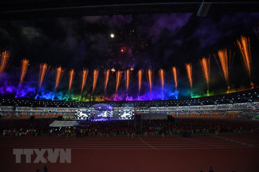 Lễ bế mạc đầy màu sắc của SEA Games 30, hẹn gặp lại ở Việt Nam