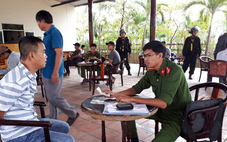 Mê đá gà, hàng chục bị can vướng vòng tố tụng