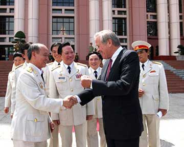 060607-rumsfeld.jpg