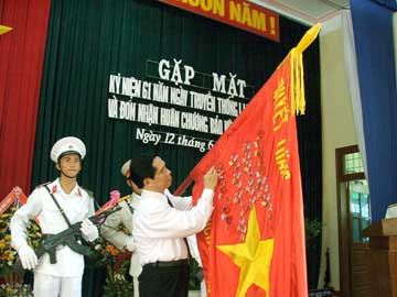 060614-Quan-su-tinh.jpg