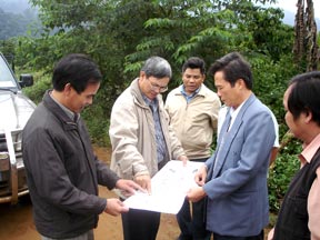 061222-loc-tham.jpg