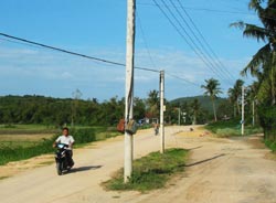 070129-TRU-DIEN-GIUA-DUONG.jpg