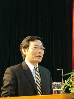 070203-ThuTruongLai.jpg