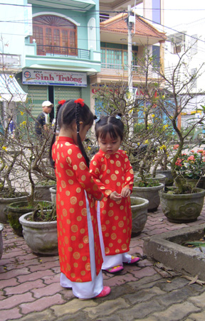 070214- ao dai.jpg