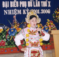 070326-Nghe-si-Hong-Cuc.jpg