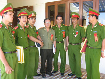 070908-trung-uy-tran-khai-h.jpg