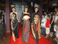 071009-aodai.jpg