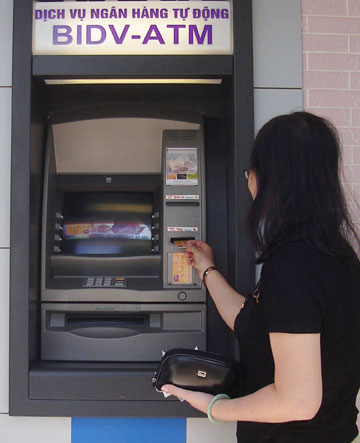 071027-may-ATM.jpg