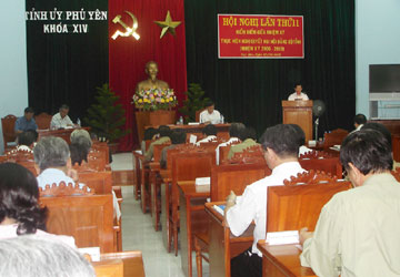 hop-tinh-uy-080806.jpg