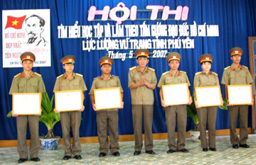 thi-HCM-080827.jpg