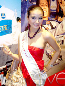 Thuy Duong-081106.jpg