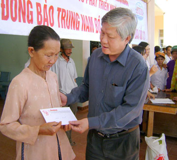 Bao-Ha-Noi-moi.091110.jpg