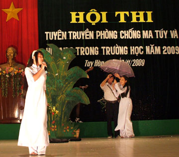 Thi-tuyen091130.jpg