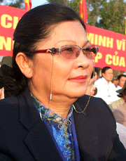 Huynh-Thi-Kim-Huong-1.gif