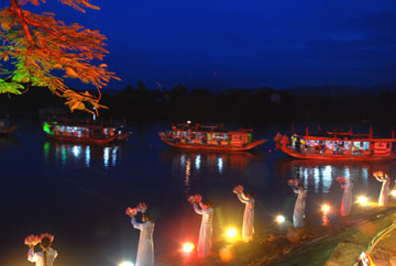 Festival-Hue-4-100609.jpg