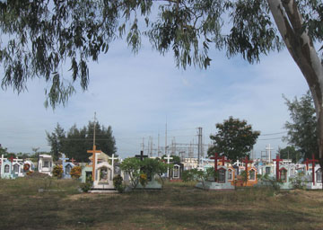 nghia-trang100722.jpg