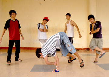 hiphop100723.jpg