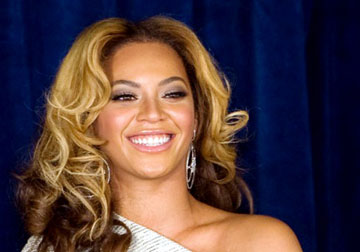 Beyonce-100725.jpg