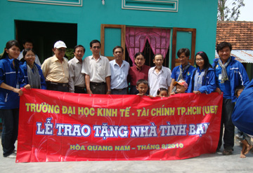 trao-nha100809.jpg