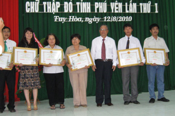 Bieu-duong100813.jpg