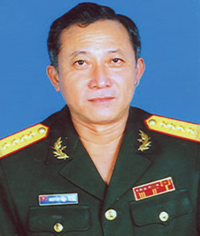 Nguyen-Dinh-Triet.jpg