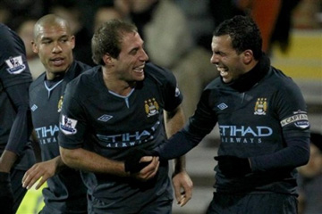 tevez101122.jpg