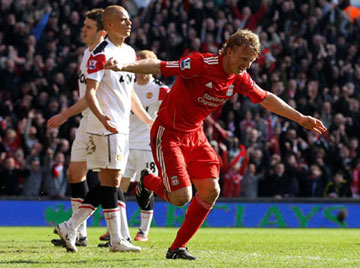 kuyt110308.jpg