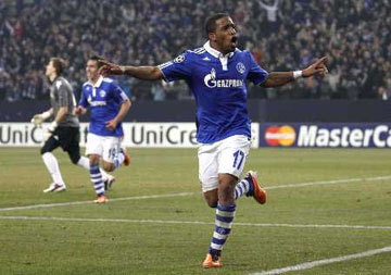 farfan-110310.jpg