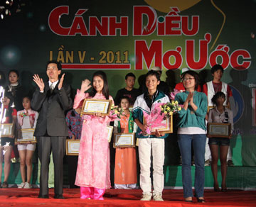 cdmu110329.jpg