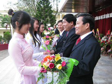 tang-thay111120.jpg