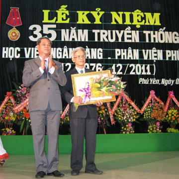 phan-vien111203.jpg