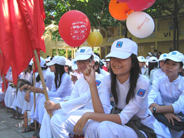 nguyen-hue110903.jpg