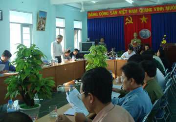 giam-sat-co-cong120113.jpg