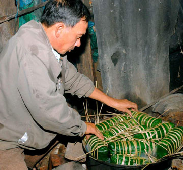 Nau-banh-chung120120.jpg