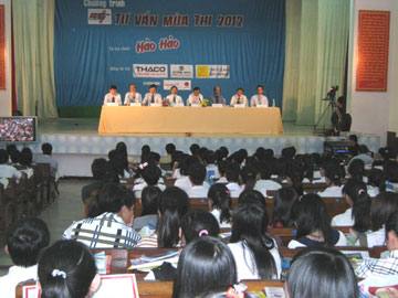 thanh-nien120305.jpg