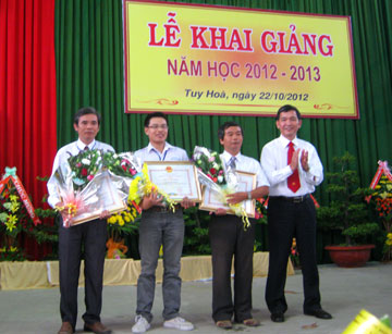 dai-hoc121023.jpg