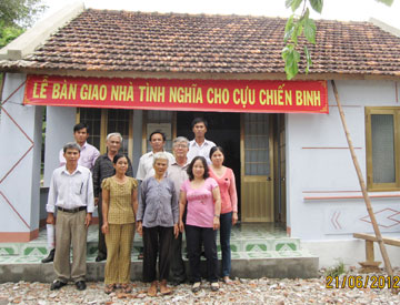 nha-tinh-nghia121206.jpg