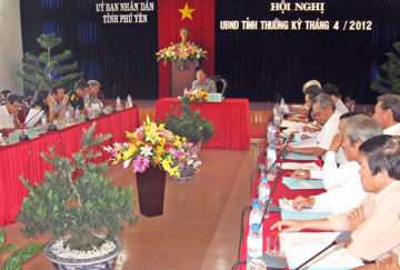 hoi-nghi120510.jpg